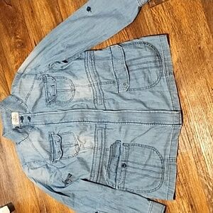 🔴🔴St. John's Bay jean shacket size XL with distressed look.